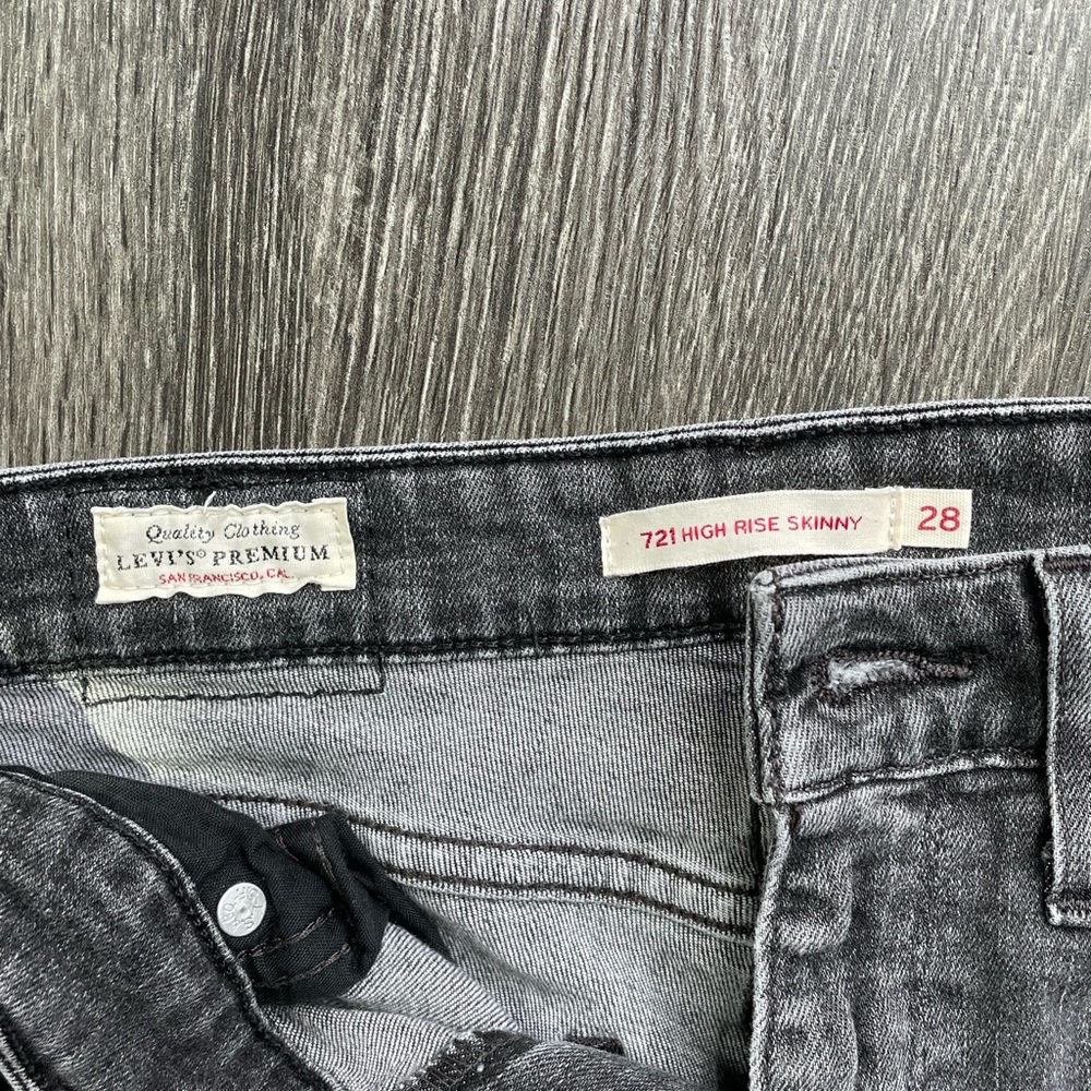 Levi grey jeans